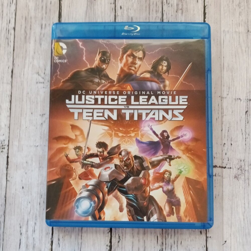 Justice League vs Teen Titan DVD and Blu-Ray 2 Disc Animated Movie